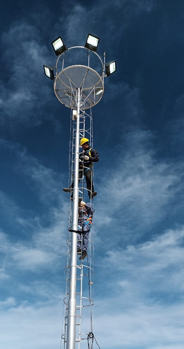 Servicio de mantenimiento de sistemas de alumbrado público y redes eléctricas