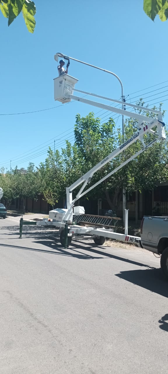 Servicio de mantenimiento de sistemas de alumbrado público y redes eléctricas